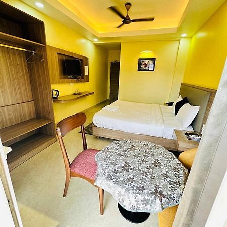 Royal Beach International Puri Luaran gambar