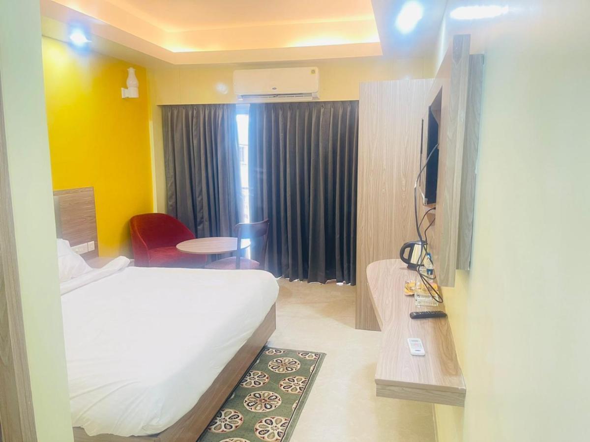 Royal Beach International Puri Luaran gambar