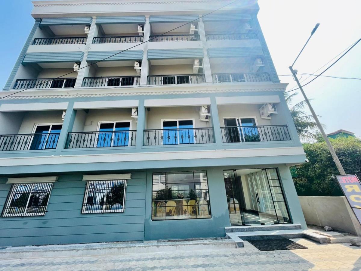 Royal Beach International Puri Luaran gambar