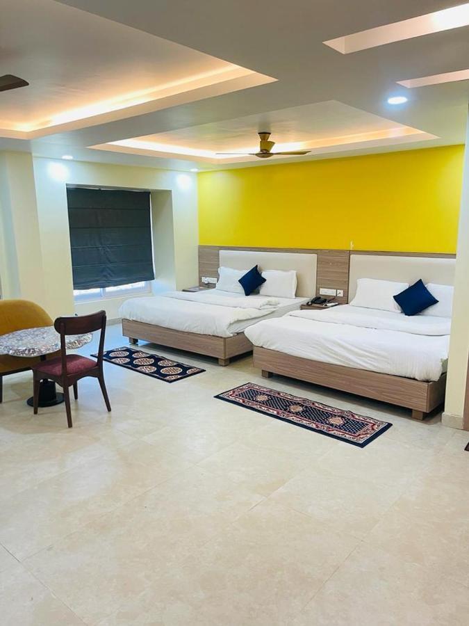 Royal Beach International Puri Luaran gambar