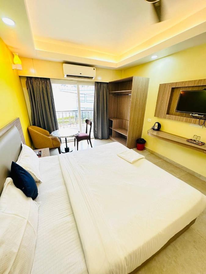 Royal Beach International Puri Luaran gambar