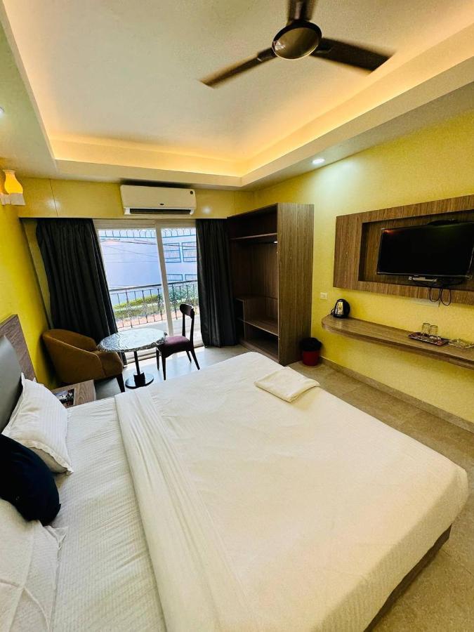 Royal Beach International Puri Luaran gambar