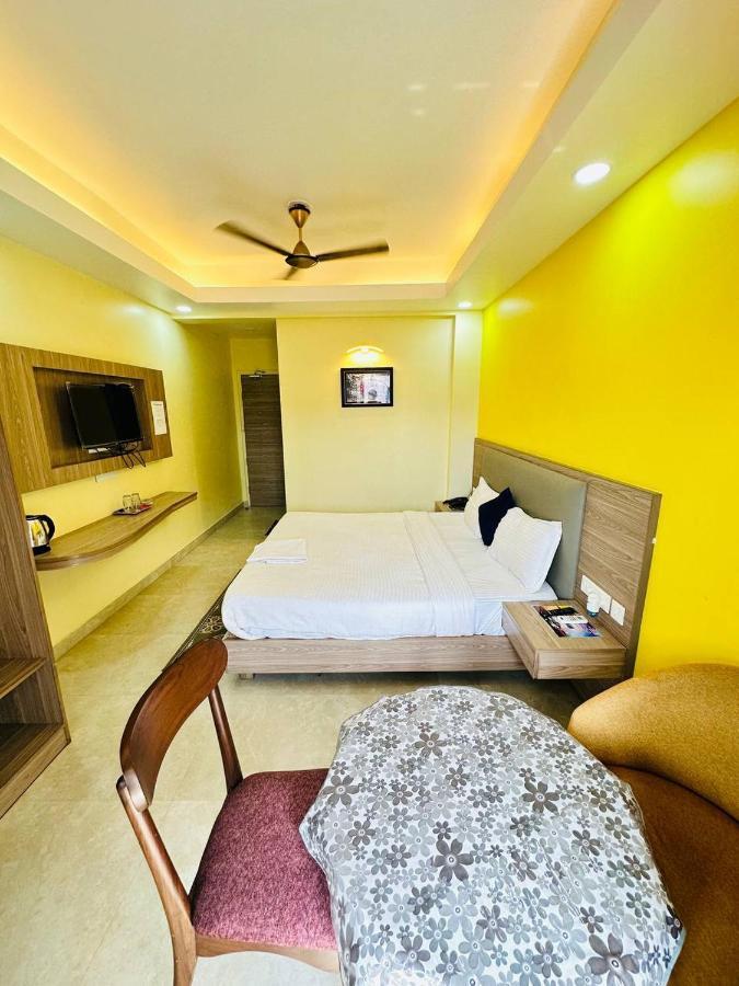 Royal Beach International Puri Luaran gambar